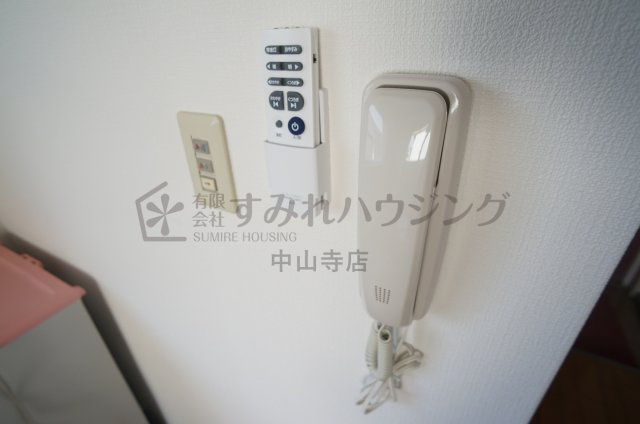 ヴィラ９ナイン【芸短生専用賃貸　※女性専用】のセキュリティ|エントランスはオートロックです。