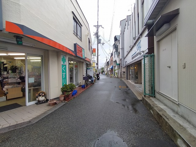 箕面市百楽荘１丁目の店舗事務所