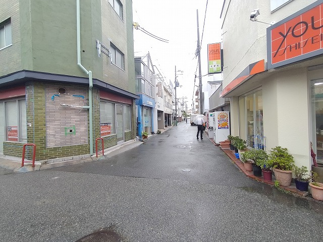 箕面市百楽荘１丁目の店舗事務所