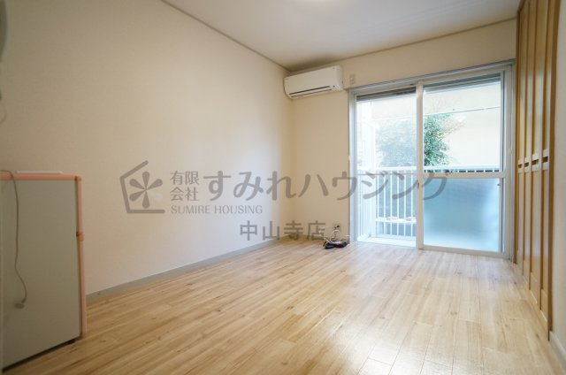 ヴィラ９ナイン【芸短生専用賃貸　※女性専用】の居間・リビング