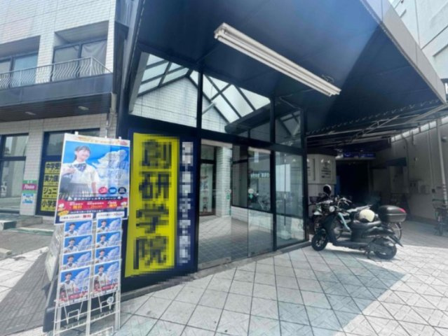 豊中市新千里南町２丁目の店舗事務所の外観