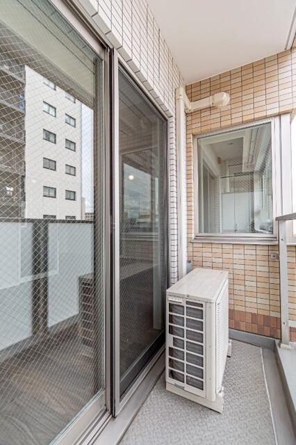 東京凱捷ビルのバルコニー