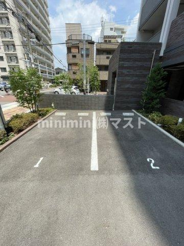 Avenir新深江の駐車場