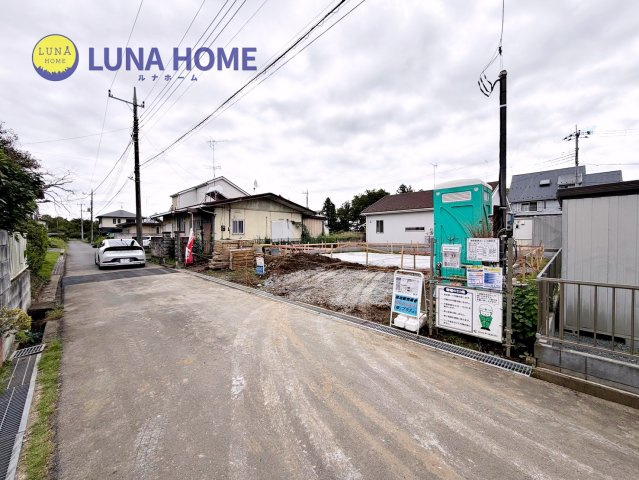 笠間市市野谷第2　新築戸建　の前面道路含む現地写真|お仕事前後の「早朝」「夜間」対応も可能です◎お時間がなかなかとれない方も、柔軟に調整いたします♪