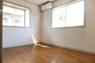 コープ成美木の洋室