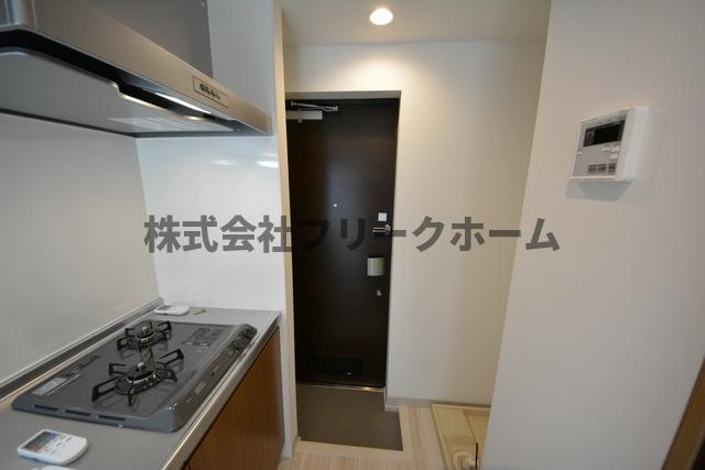 小金井市東町４丁目のアパートの玄関