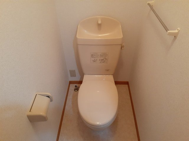 サニースクエア・ユウキのトイレ|ゆったりとした空間のトイレです