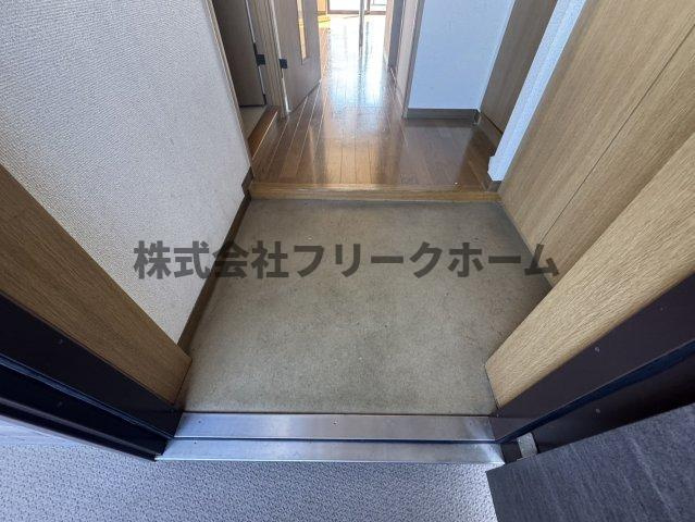武蔵野市吉祥寺本町１丁目の賃貸マンションの玄関