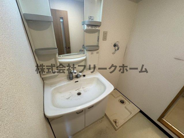 武蔵野市吉祥寺本町１丁目の賃貸マンションの洗面所