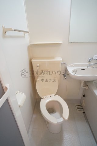 ヴィラ９ナイン【芸短生専用賃貸　※女性専用】のトイレ