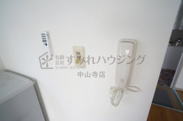 ヴィラ９ナイン【芸短生専用賃貸　※女性専用】のセキュリティ|エントランスはオートロックです。