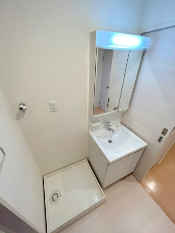シャルメゾンの洗面所|室内洗濯機置場