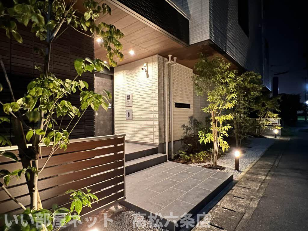 ヴォワレ エ フルール新北町のエントランス