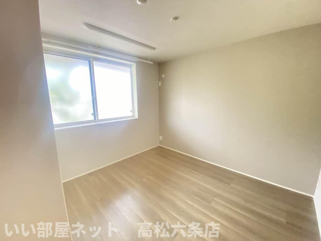 ヴォワレ エ フルール新北町の洋室