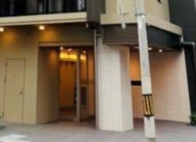 ＨＹ’ｓ　ＭＩＮＯＷＡ　Ⅱのエントランス
