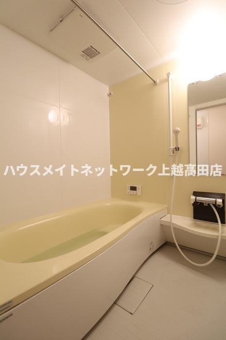 ファミリアの収納|浴室１坪（追焚機能付）