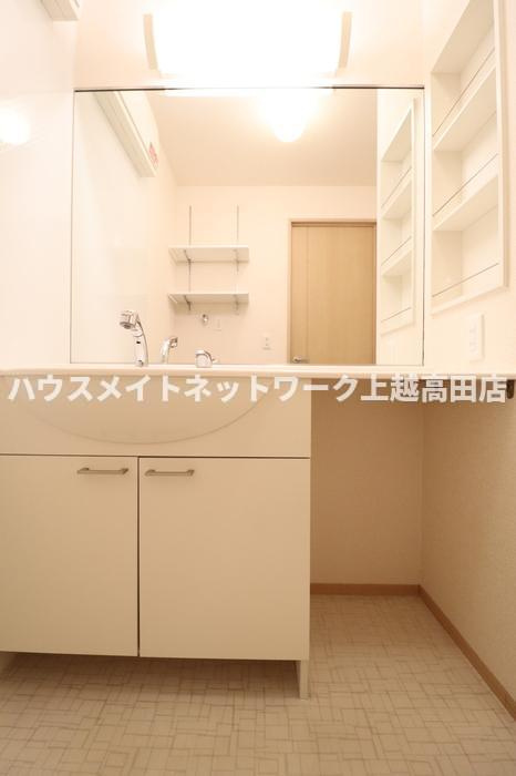 ファミリアの独立洗面台|洗髪洗面化粧台