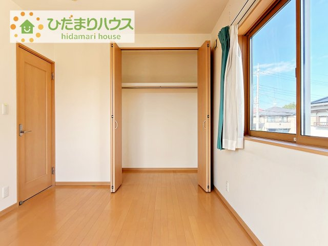 【収納】 | 土浦市永国東町　中古戸建 | 大容量のクローゼット！ハンガーパイプ付き。
洋服をかけて収納すれば、「何を持っているか」忘れることもありません！