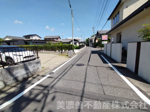 ６７５０９　岐阜市蔵前6丁目土地の前面道路含む現地写真