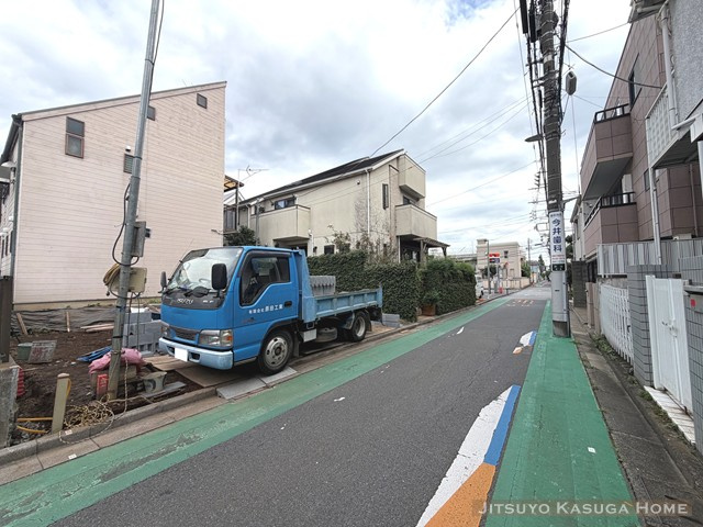 【前面道路含む現地写真】