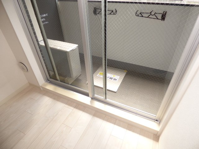 プレサンス北浜パレスのバルコニー