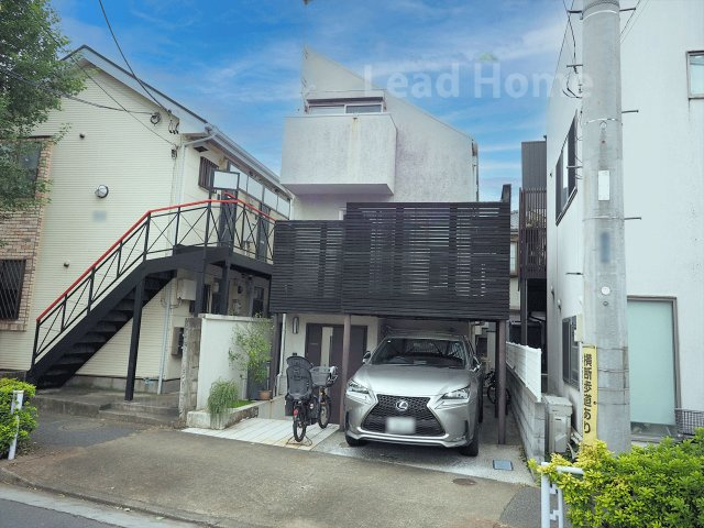 【外観】 | 目黒区碑文谷2丁目 | 落ち着いた住宅街に位置する古屋付きの売地です！陽光をたっぷり取り込める快適な住まいが目指せます！