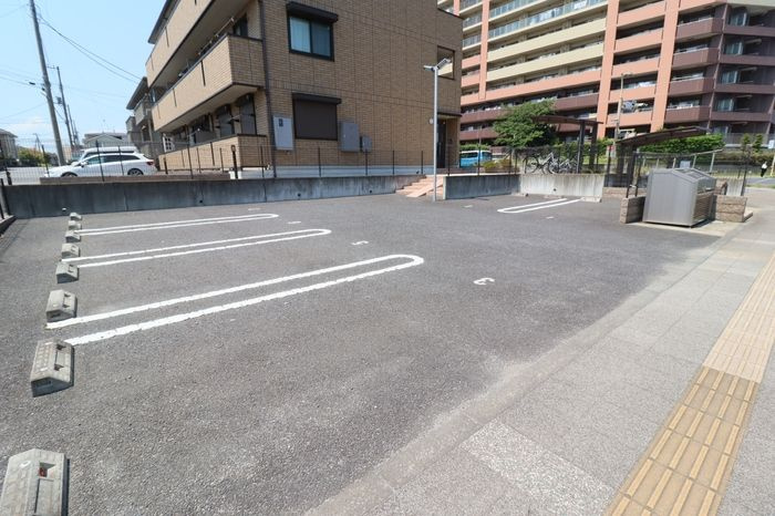 ボナールみらい平の駐車場