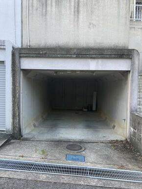美加の台2丁目戸建の駐車場