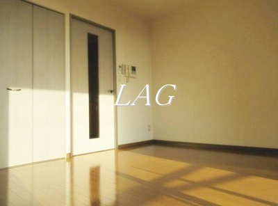 【居間・リビング】 | プテイソール | 洋室のお部屋です。
