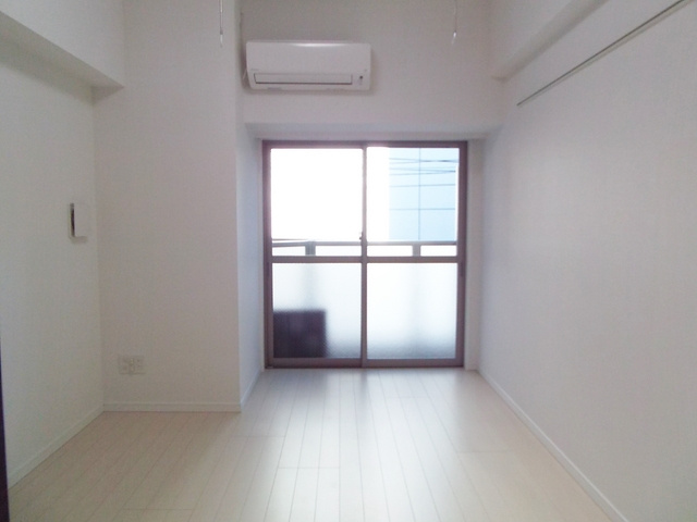 グランヴァンセレッソ王子レジデンシアの居間・リビング|形の綺麗なお部屋です