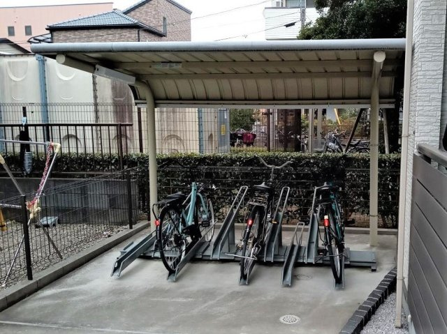 クレイノベル　アンジュのその他|自転車置き場