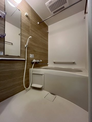 クローバーレジデンスNakamozuの浴室