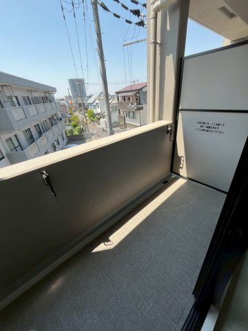 クローバーレジデンスNakamozuのバルコニー