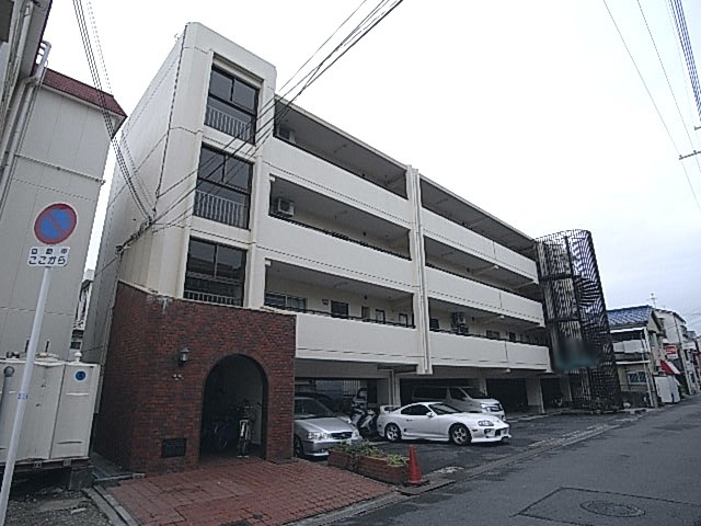 阪本ハイツの外観