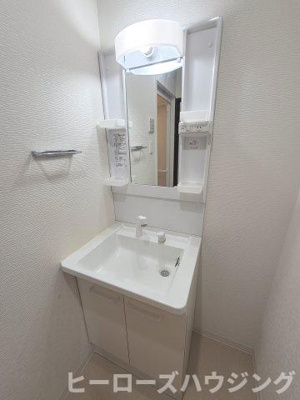 【洗面所】 | 第17千里ハイツ | ※同タイプの写真となり、実際のお部屋とは異なる場合があります