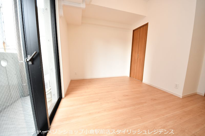 ALISS歯科大前の洋室