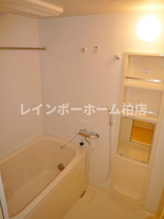 特典：仲介手数料が無料です!!の浴室|追い焚き機能・浴室乾燥機があります