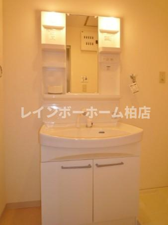 特典：仲介手数料が無料です!!の洗面所|独立洗面台です