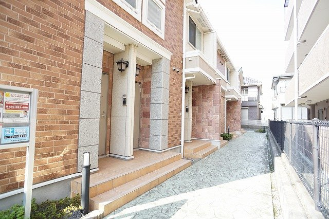 グローイングふじみ野のエントランス