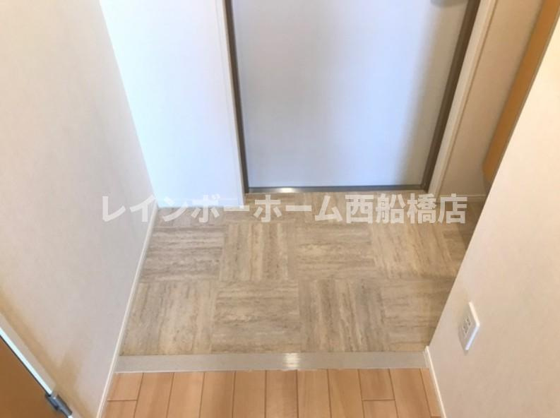 ラーハ前原の玄関
