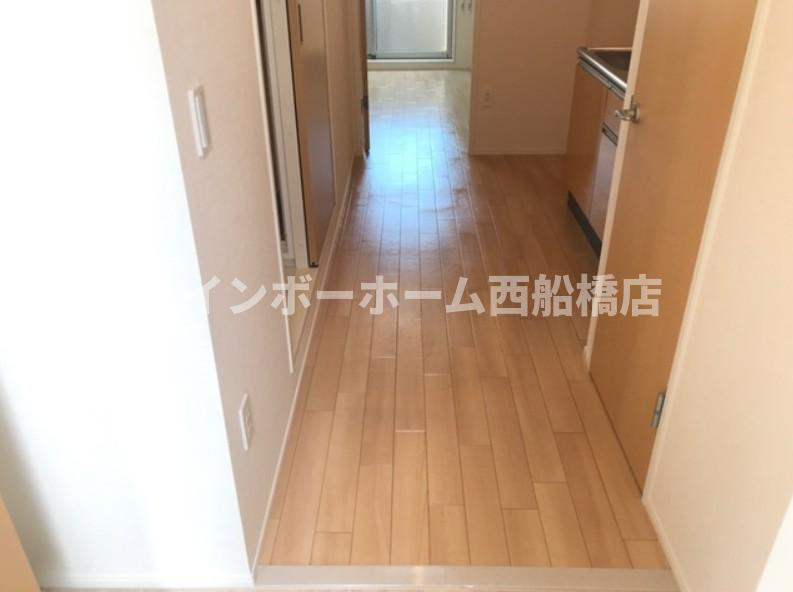 ラーハ前原の玄関