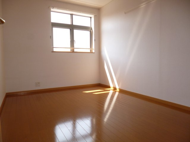 ヴァンベール　Ⅳの子供部屋|南側洋室