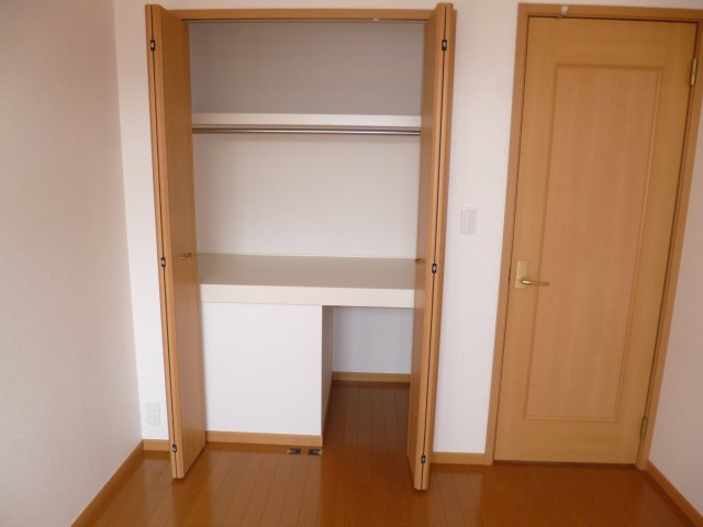 ヴァンベール　Ⅳの収納|クローゼット（南側洋室）