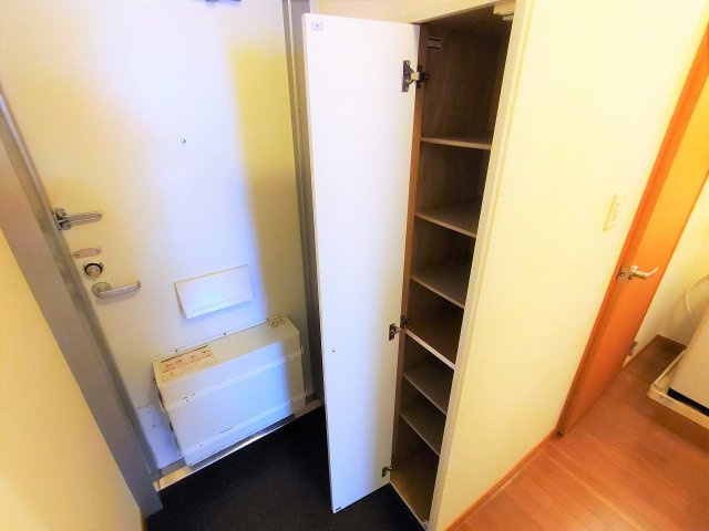 レオパレスこのはなⅡの玄関|設備・仕様は号室により異なるため、現況を優先します。