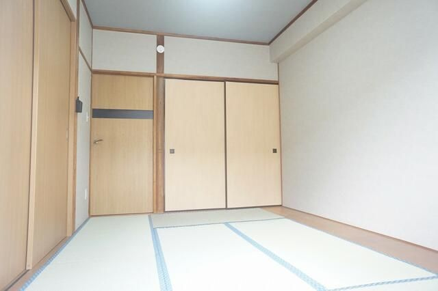 稲城市押立の賃貸マンションの寝室