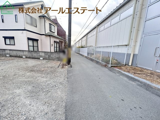 加古川市米田町平津　　JR「宝殿駅」徒歩4分の前面道路含む現地写真