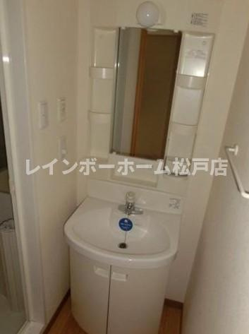 サンイング北松戸の洗面所|ゆったりとスペースのある洗面所