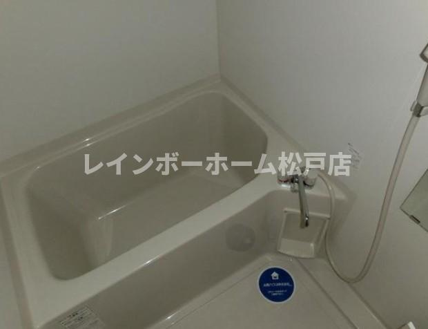 サンイング北松戸の浴室|落ち着いた空間のお風呂です