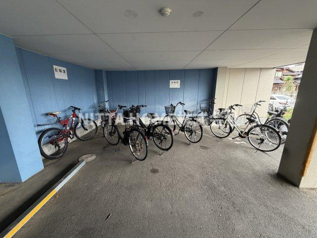 パセオ堀のその他共用部分|駐輪場も屋根付きです★