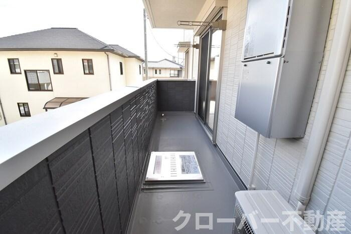 エレガンスコート 屋島のバルコニー|バルコニー